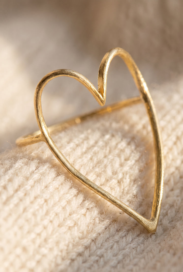 Amaya Heart Cut Out Ring, Detail