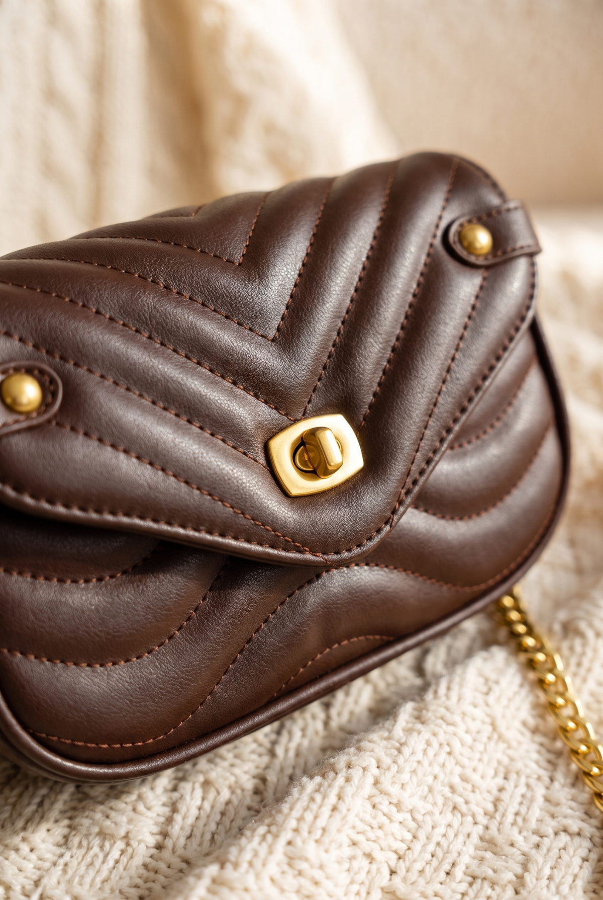Bridget Crossbody with Airpod Case, Detail
