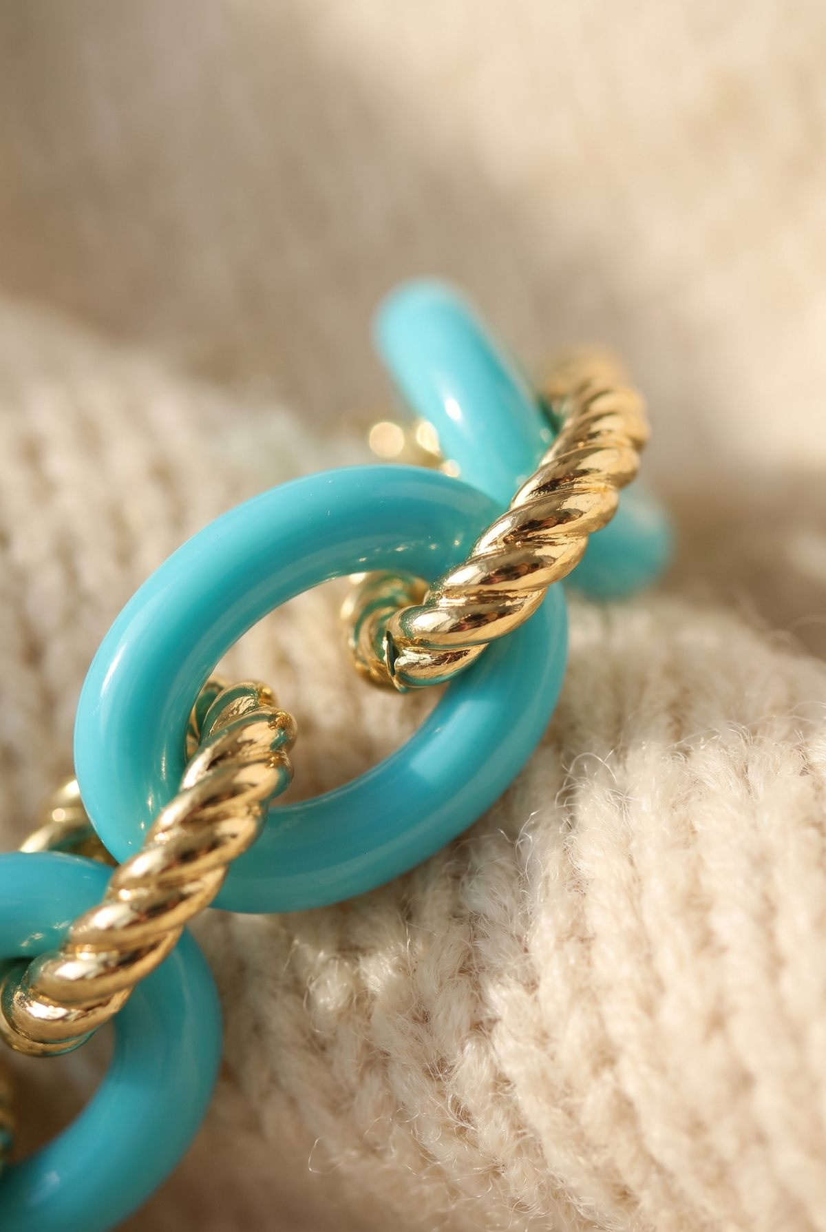 Brooke Aqua Chain Bracelet, Detail