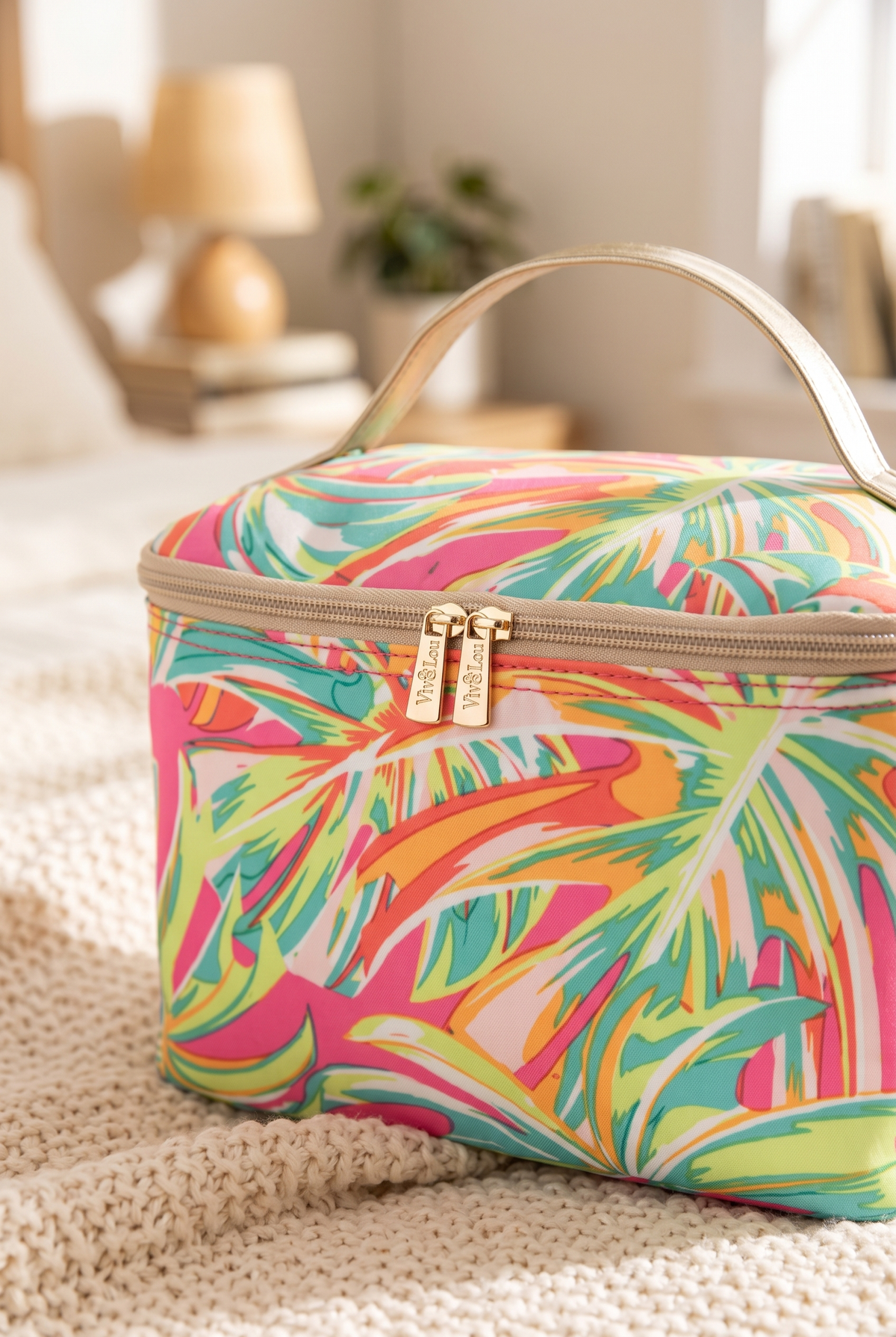 Diana Tropical Cosmetic Bag, Detail
