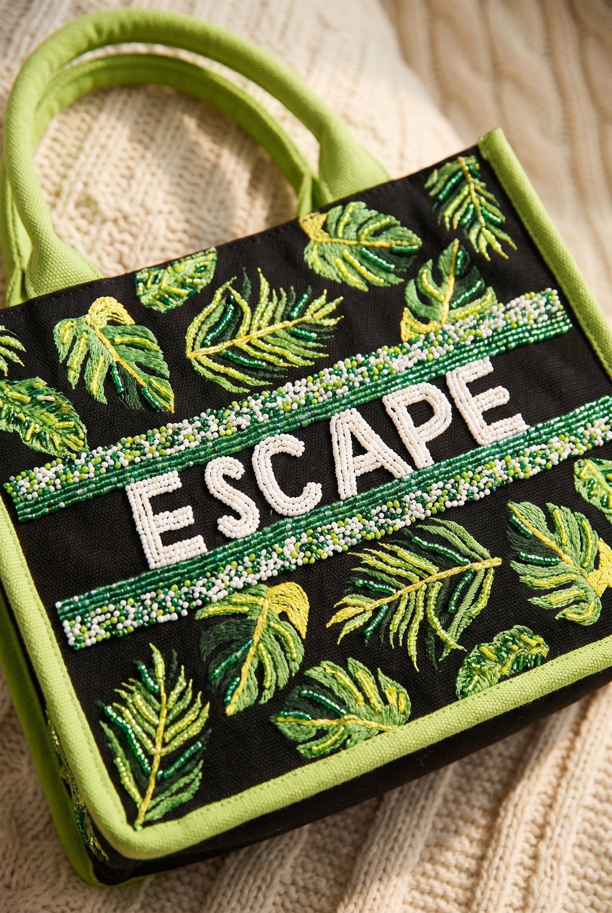 Everly Escape Handbag, Detail