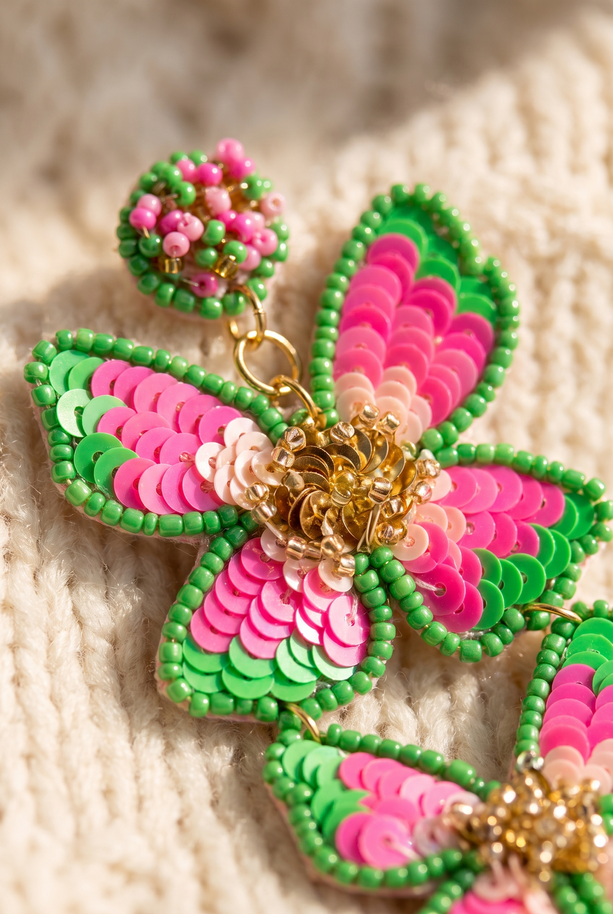 Flora Pretty Pink Earrings, Detail